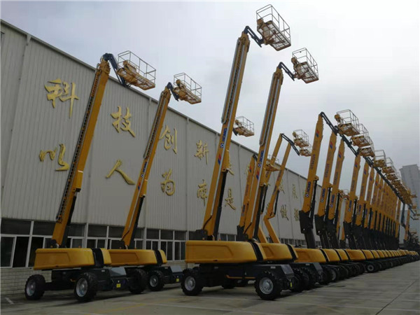 直臂式高空作业车